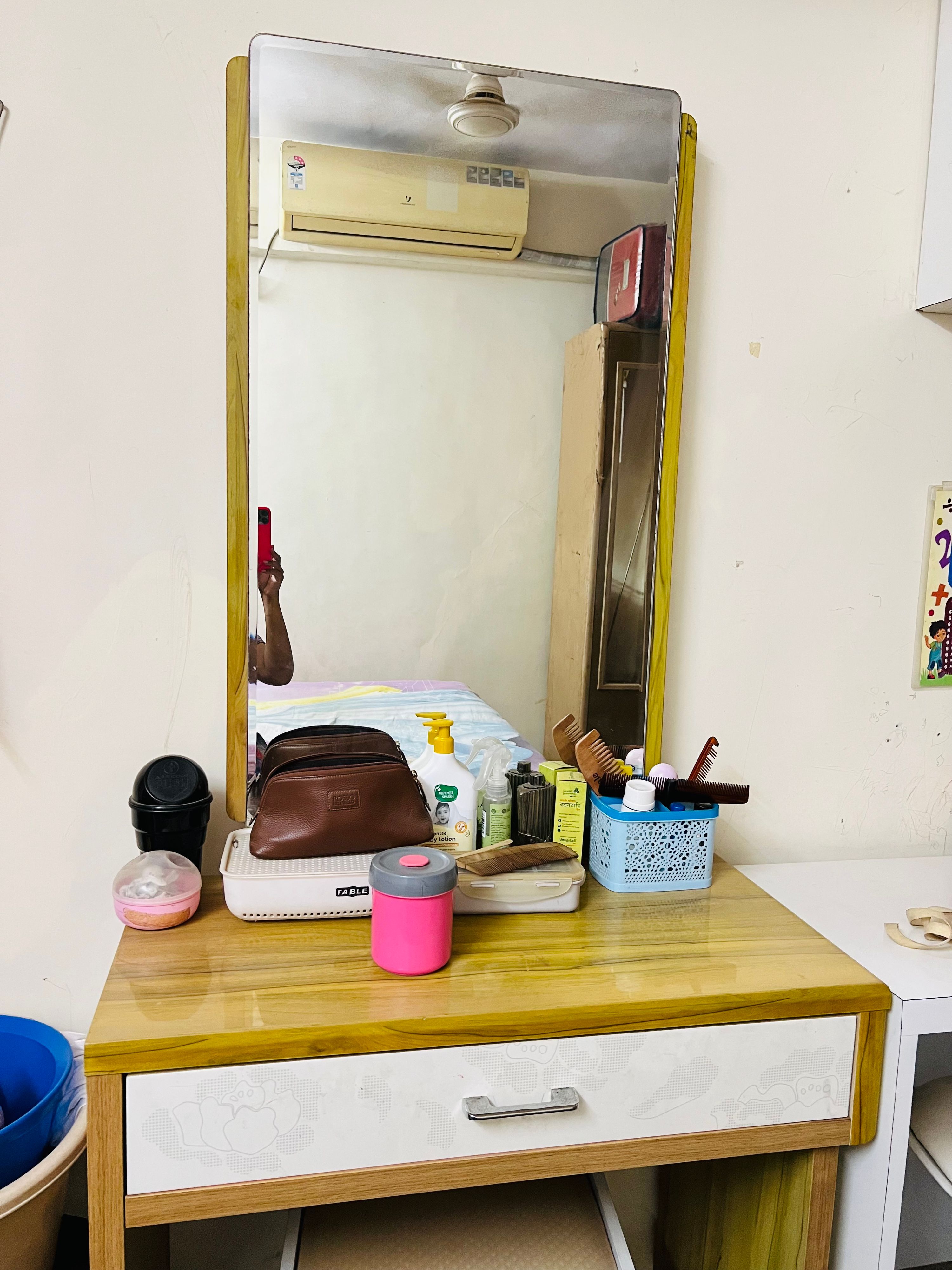 It’s not local market product high quality furniture dressing table with sitting Table