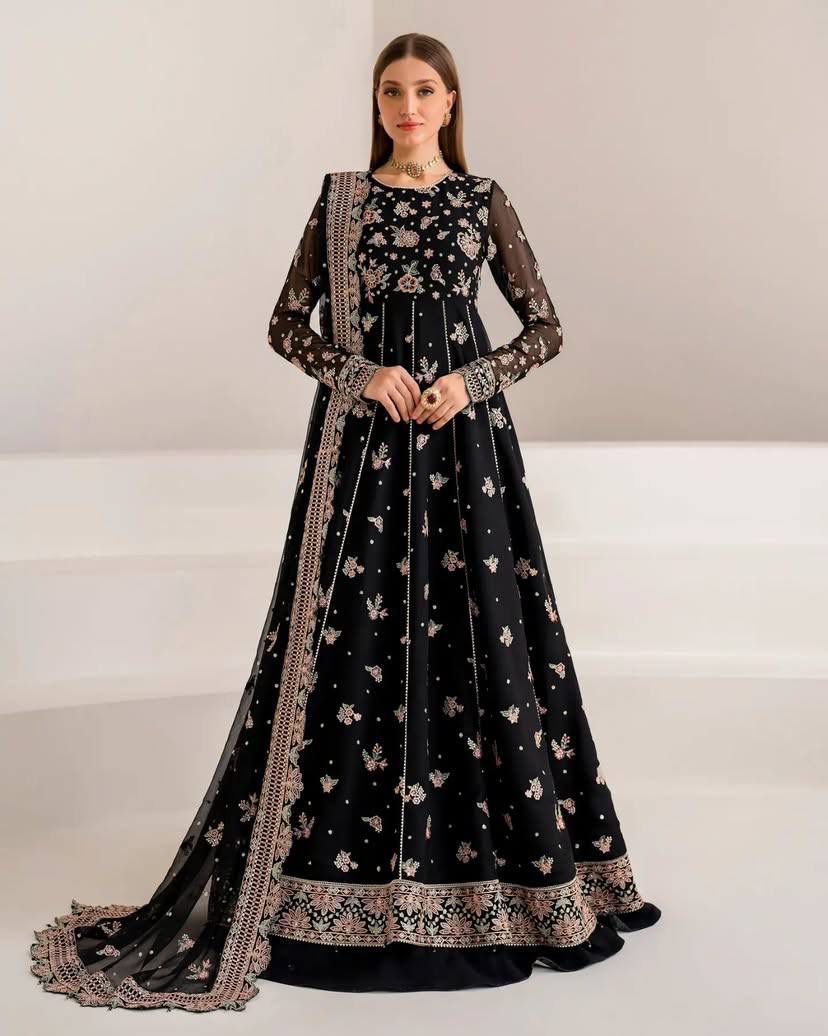 Salwar suit - Main physical image