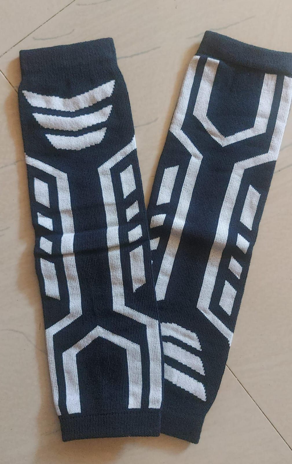Arms sleeves men & women - close-up