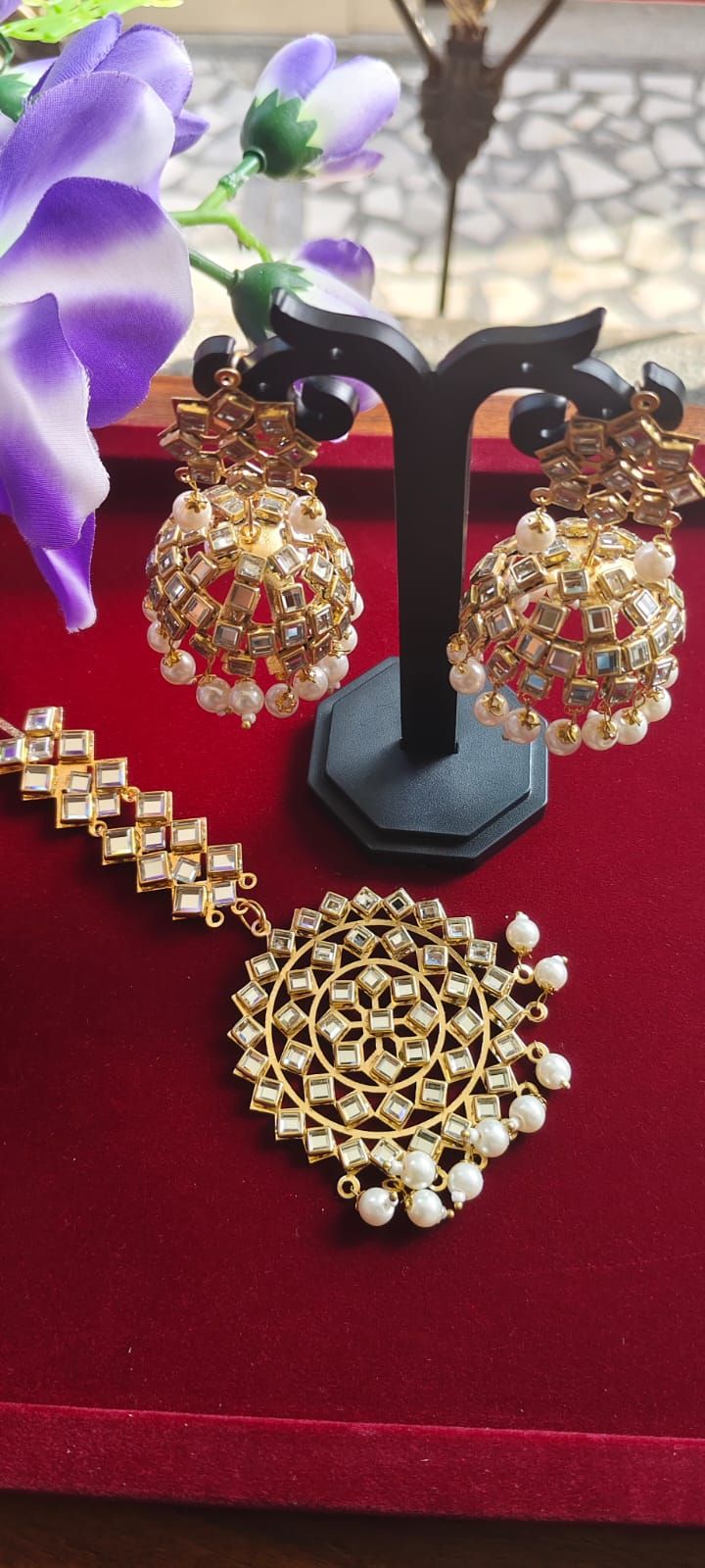 Mirror work jhumka with Tikka  - detail view