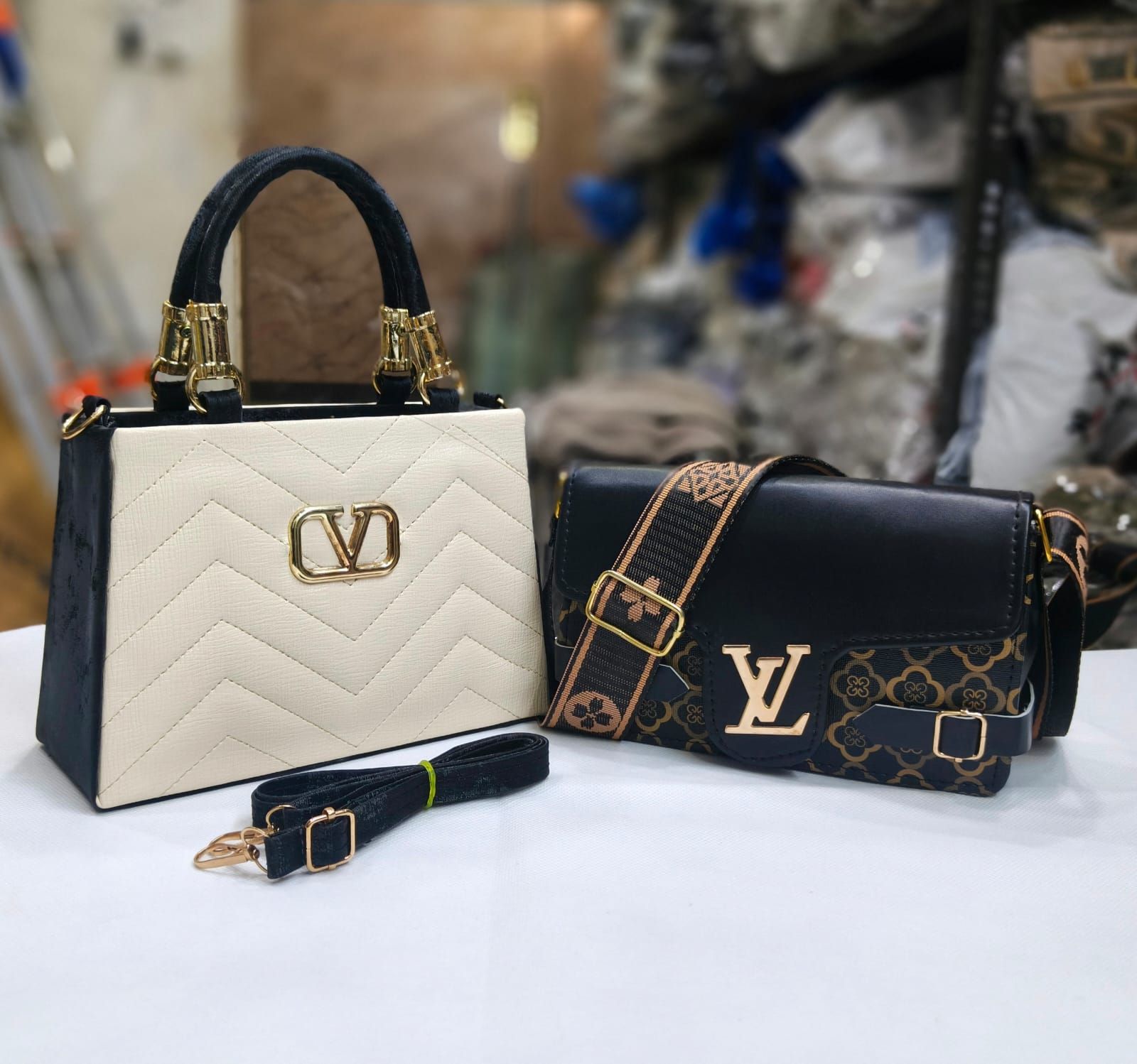 Hand bag - Main physical image